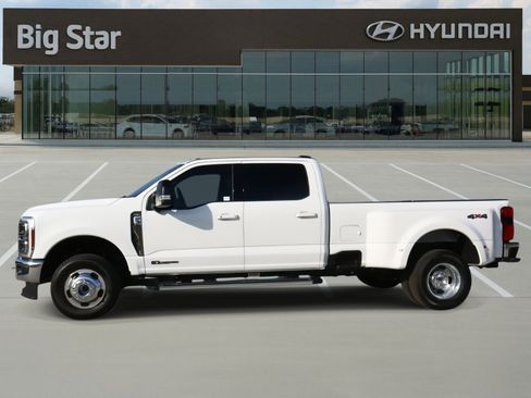 Used 2026 Ford F350 Lariat image 2