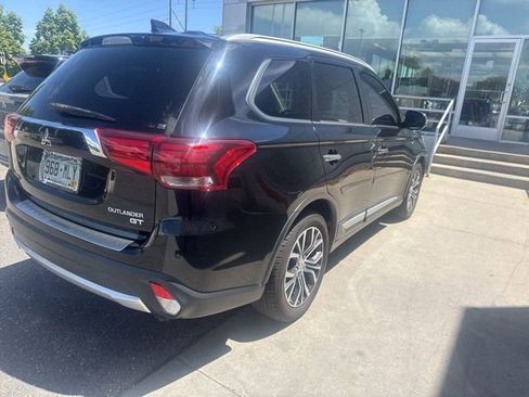 Used 2017 Mitsubishi Outlander GT AWD/4WD image 5