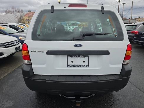 Used 2006 Ford Escape XLS AWD/4WD image 4