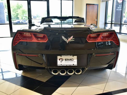 Used 2018 Chevrolet Corvette Stingray Convertible w/ 3LT Preferred Equipment Group RWD image 4