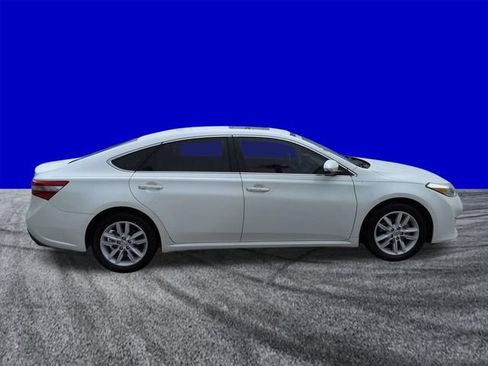 Used 2014 Toyota Avalon XLE Premium FWD image 3