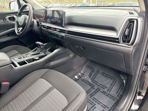 Used 2025 Kia Sorento LX image 18
