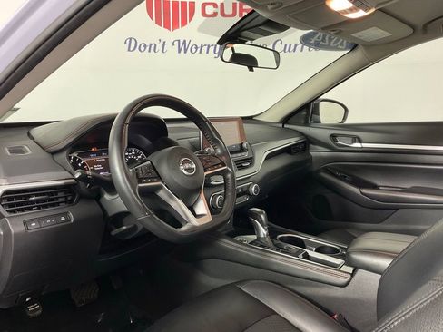 Used 2024 Nissan Altima 2.5 SR FWD image 13