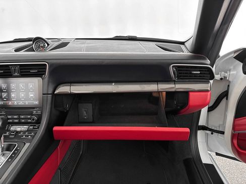 Used 2019 Porsche 911 Turbo S image 30