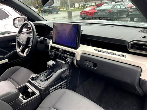 Used 2024 Toyota Tacoma TRD Off-Road image 14