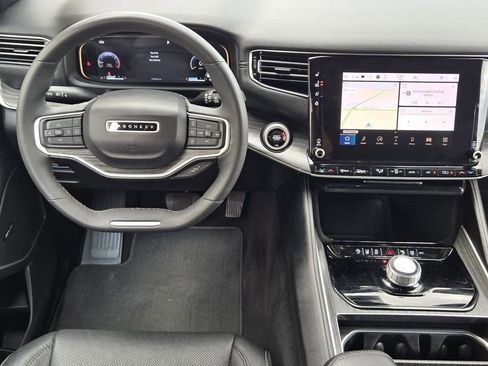 Used 2023 Jeep Wagoneer L Series II RWD image 28