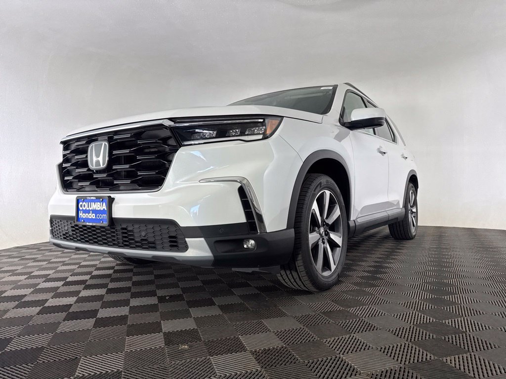 Certified 2025 Honda Pilot Touring image 5