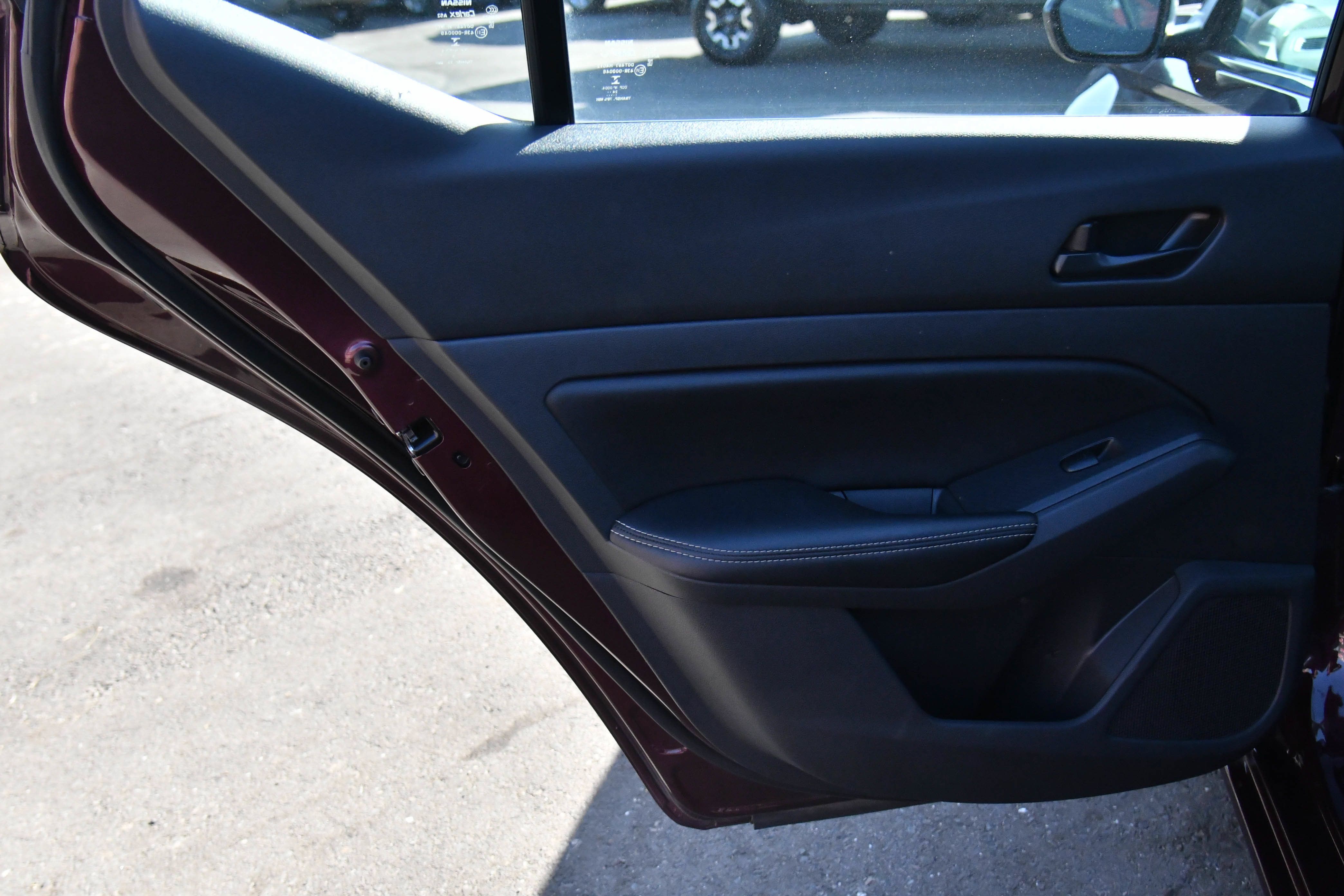 Used 2025 Nissan Altima 2.5 SV FWD image 31