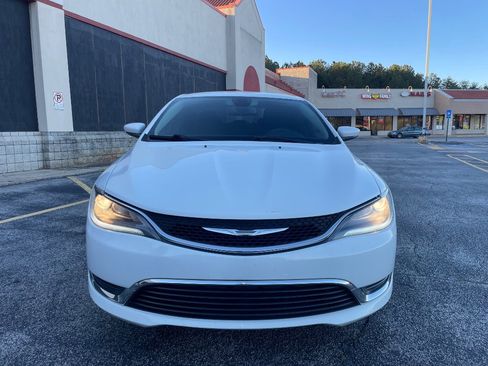 Used 2016 Chrysler 200 Limited image 5