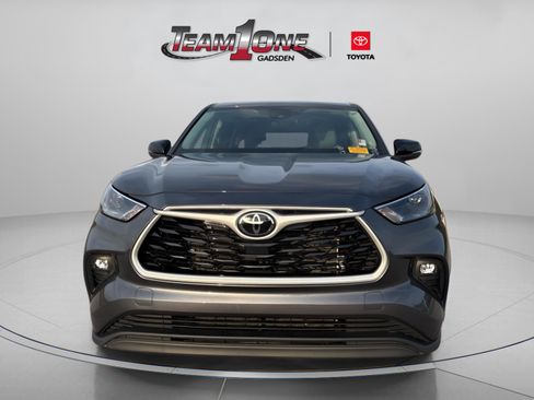 Certified 2023 Toyota Highlander LE image 4
