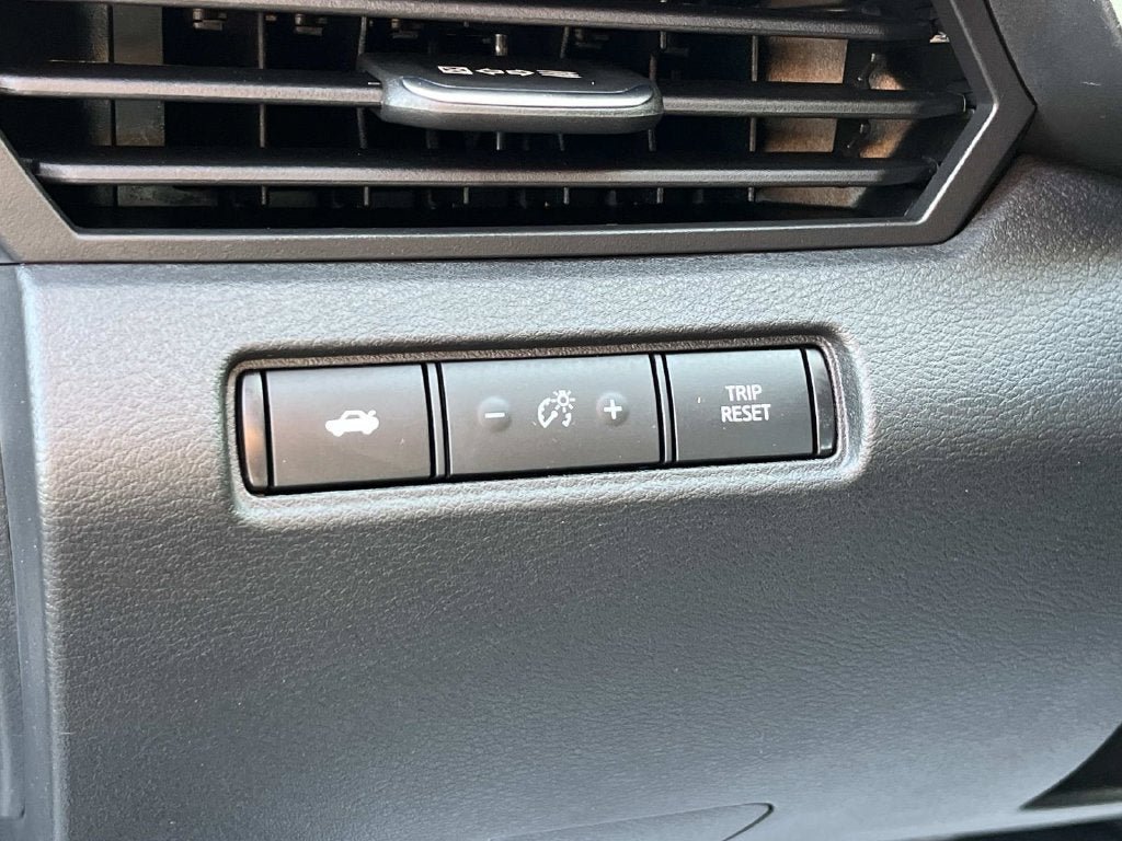 Used 2025 Nissan Altima 2.5 SV FWD image 27