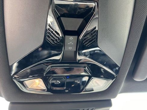 Used 2023 BMW X1 xDrive28i image 12