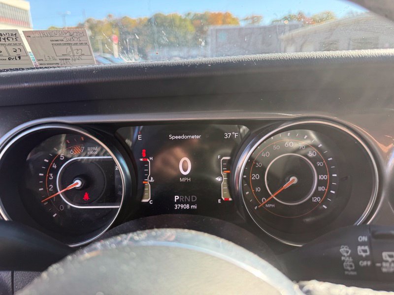 Used 2022 Jeep Wrangler Unlimited Sahara w/ Cold Weather Group AWD/4WD image 6