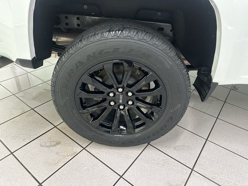 Used 2022 GMC Canyon Elevation RWD image 14