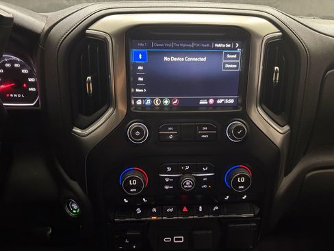 Used 2019 Chevrolet Silverado 1500 LT Trail Boss AWD/4WD image 15