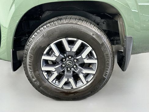 Used 2024 Nissan Frontier SL w/ Technology Package RWD image 31