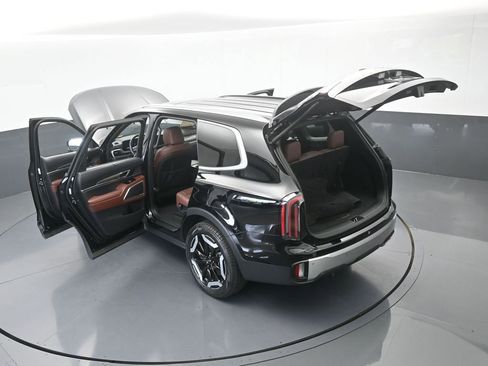 Used 2024 Kia Telluride EX w/ EX Captain's Chair Package FWD image 68