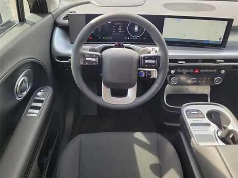 New 2026 Hyundai Ioniq 9 SE image 16