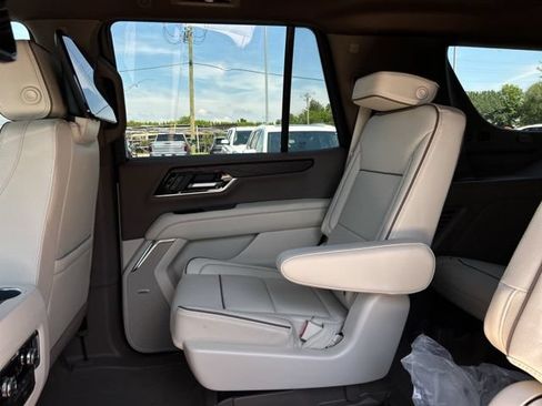 New 2026 GMC Yukon Denali w/ Advanced Technology Package AWD/4WD image 21