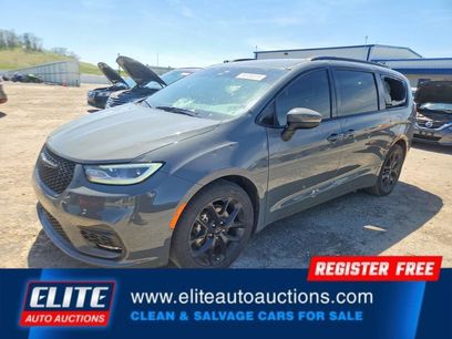 Used 2023 Chrysler Pacifica Touring-L w/ S Appearance Package