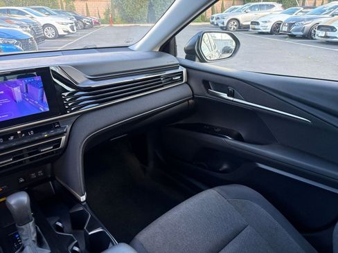 Used 2025 Toyota Camry LE image 34