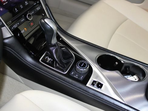 Used 2015 INFINITI Q50 Premium RWD image 17
