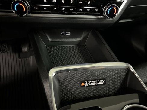 New 2026 Chevrolet Equinox LT w/ Convenience Package II image 35