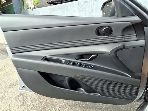 New 2025 Hyundai Elantra Sport FWD image 8
