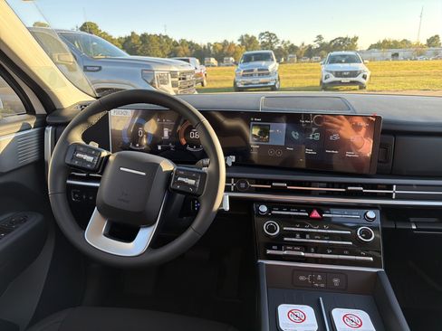 New 2026 Hyundai Santa Fe SE image 9