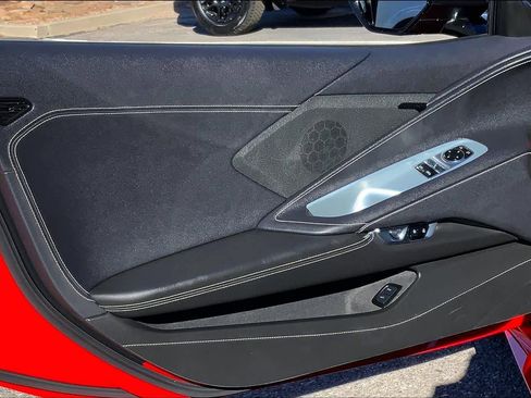 Used 2025 Chevrolet Corvette Stingray Coupe w/ 1LT image 17