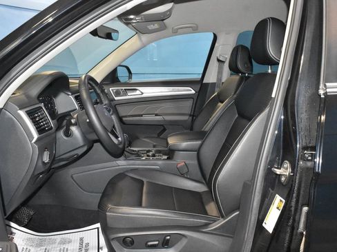 Used 2023 Volkswagen Atlas SE w/ Black Wheel Package AWD/4WD image 7