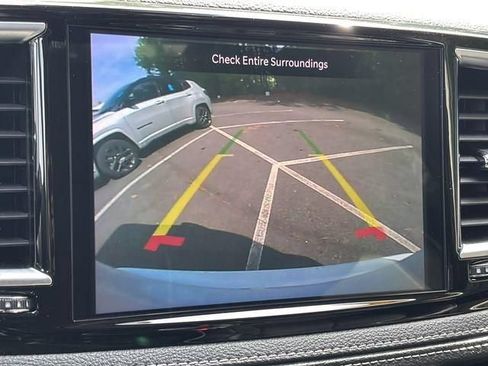 Used 2024 Chrysler Pacifica Limited FWD image 21