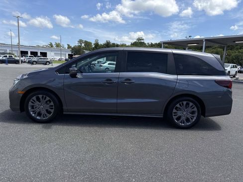 Used 2026 Honda Odyssey Touring image 7
