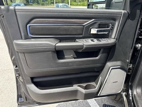 New 2026 RAM 3500 Laramie AWD/4WD image 17