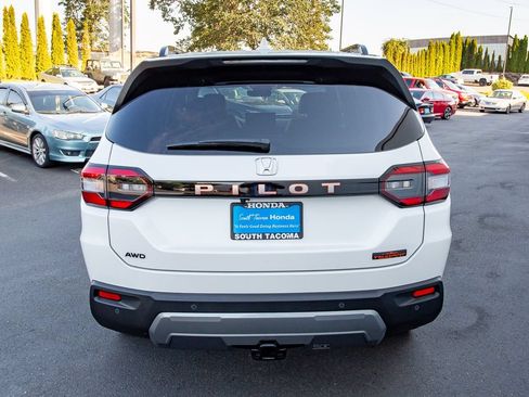 New 2026 Honda Pilot TrailSport image 7