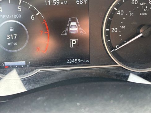 Used 2025 Nissan Versa SV image 38