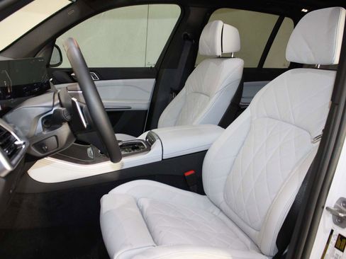 Used 2026 BMW X5 sDrive40i image 12
