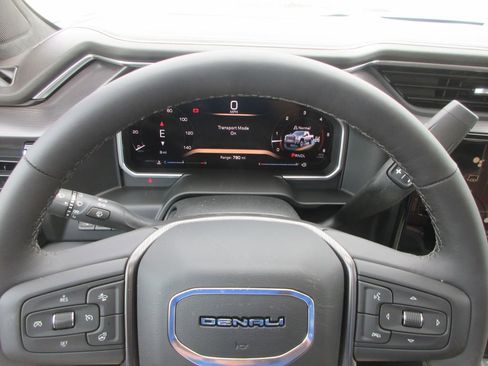 New 2026 GMC Sierra 2500 Denali Ultimate AWD/4WD image 18