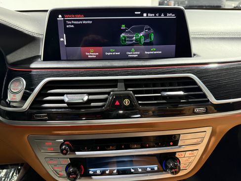 Used 2022 BMW 740i xDrive w/ M Sport Package AWD/4WD image 50
