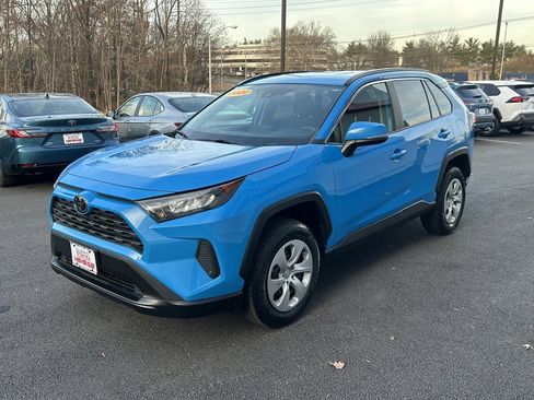 Used 2020 Toyota RAV4 LE image 2
