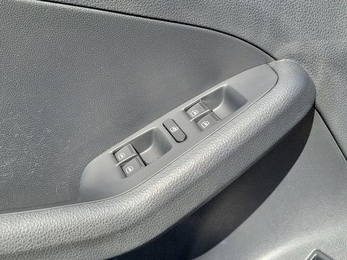 Used 2018 Volkswagen Jetta S image 16