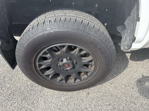 Certified 2024 Toyota Tacoma SR5 image 9
