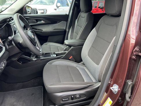 Used 2023 Chevrolet TrailBlazer LT FWD image 10