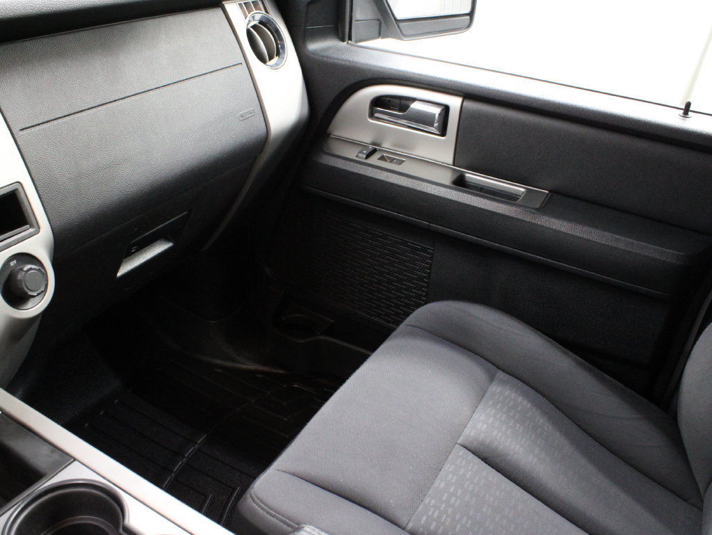 Used 2016 Ford Expedition XLT AWD/4WD image 25