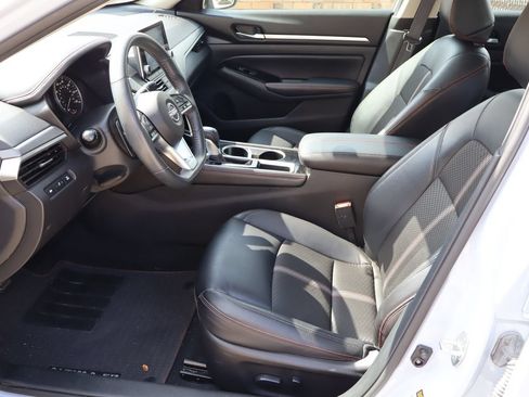 Used 2024 Nissan Altima 2.5 SR FWD image 15