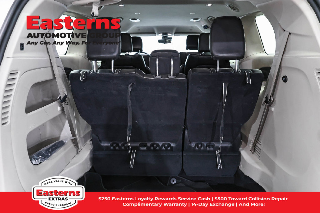 Used 2023 Chrysler Pacifica Touring-L FWD image 24
