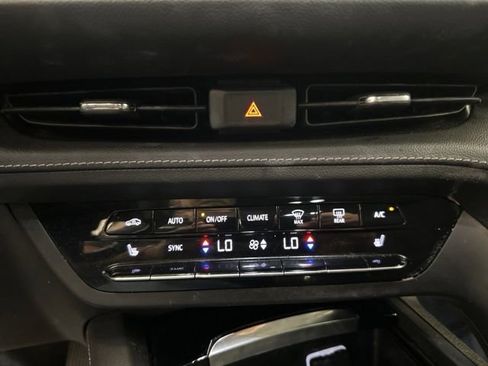 Used 2022 Buick Envision Preferred FWD image 31