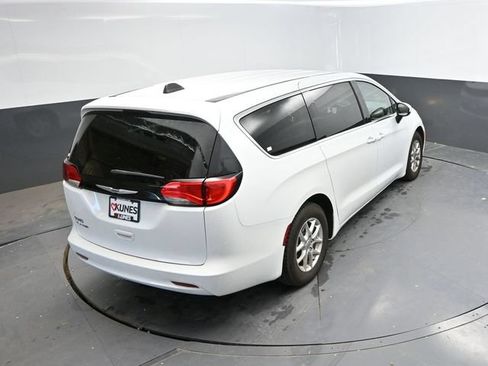 Used 2023 Chrysler Voyager LX FWD image 37
