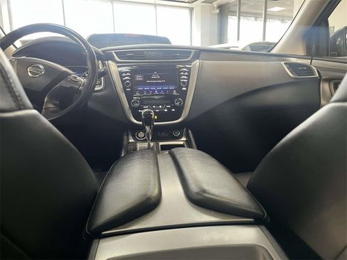 Used 2020 Nissan Murano SV w/ Premium Package image 14