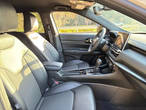 Used 2025 Jeep Compass Latitude w/ Altitude Special Edition image 27